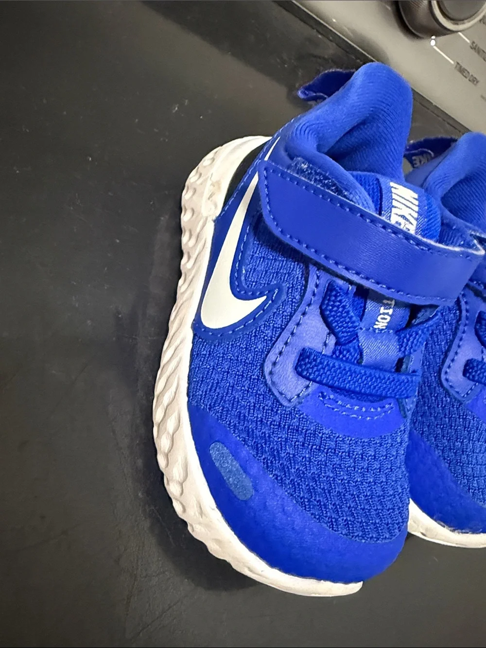 Nike vibrant royal